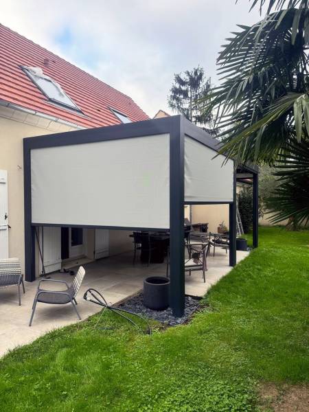 Pergolas design, pose murale ou libre : pergola aluminium, fermée. Wilco Yvelines 78