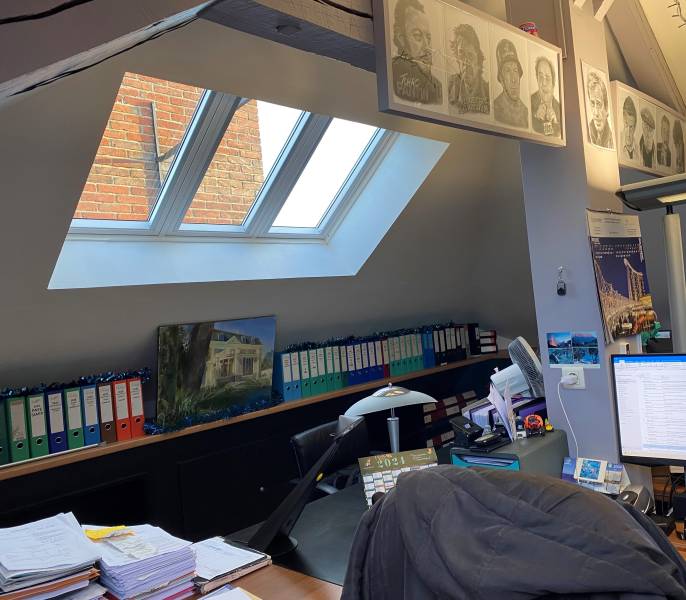 Fenêtres de toit : verrière velux dans les bureaux de la mairie de chambourcy. Wilco Yvelines 78